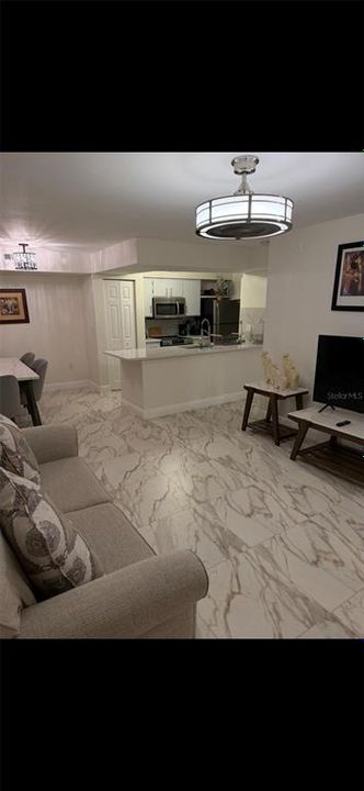 For Rent: $1,700 (2 beds, 2 baths, 938 Square Feet)