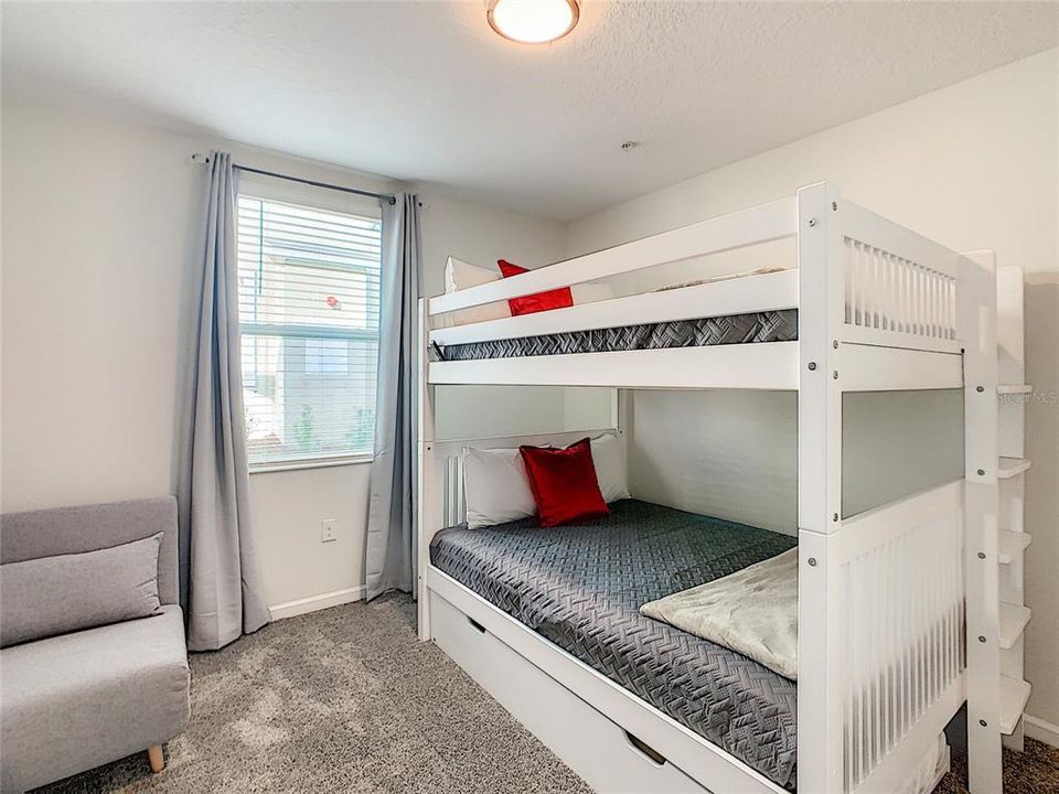 En Venta: $299,000 (2 camas, 2 baños, 1388 Pies cuadrados)