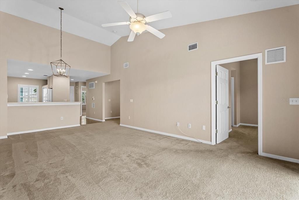 For Sale: $237,500 (2 beds, 2 baths, 1168 Square Feet)