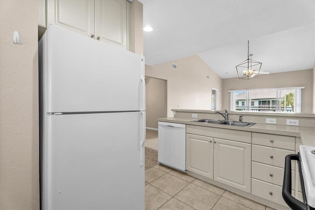 For Sale: $237,500 (2 beds, 2 baths, 1168 Square Feet)