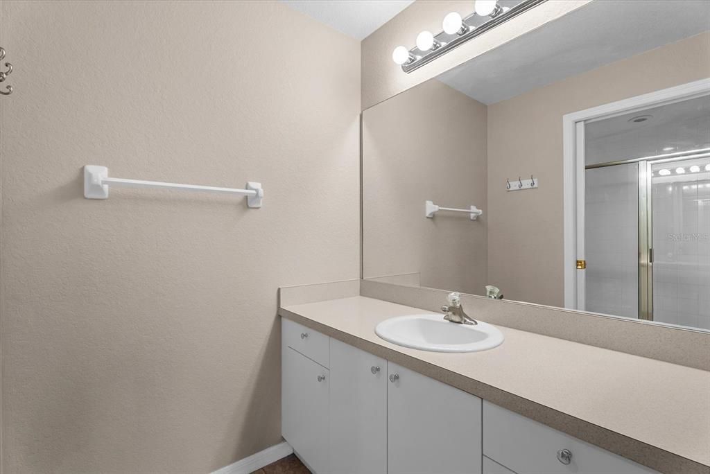 For Sale: $237,500 (2 beds, 2 baths, 1168 Square Feet)