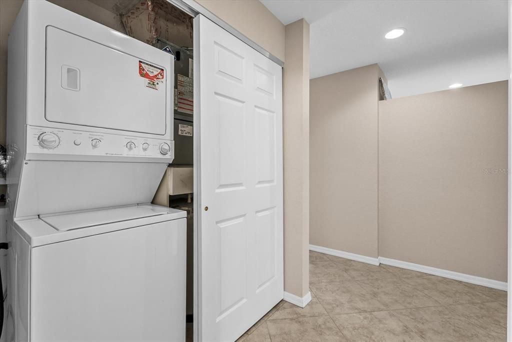 For Sale: $237,500 (2 beds, 2 baths, 1168 Square Feet)