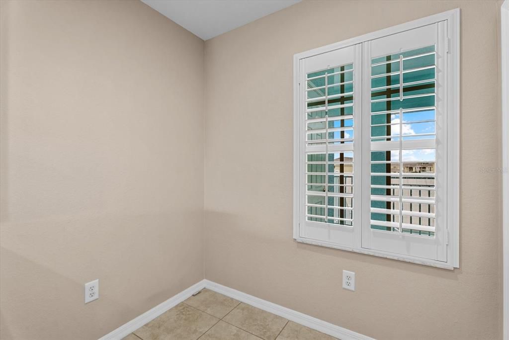 For Sale: $237,500 (2 beds, 2 baths, 1168 Square Feet)