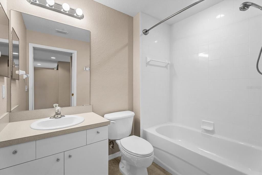 For Sale: $237,500 (2 beds, 2 baths, 1168 Square Feet)