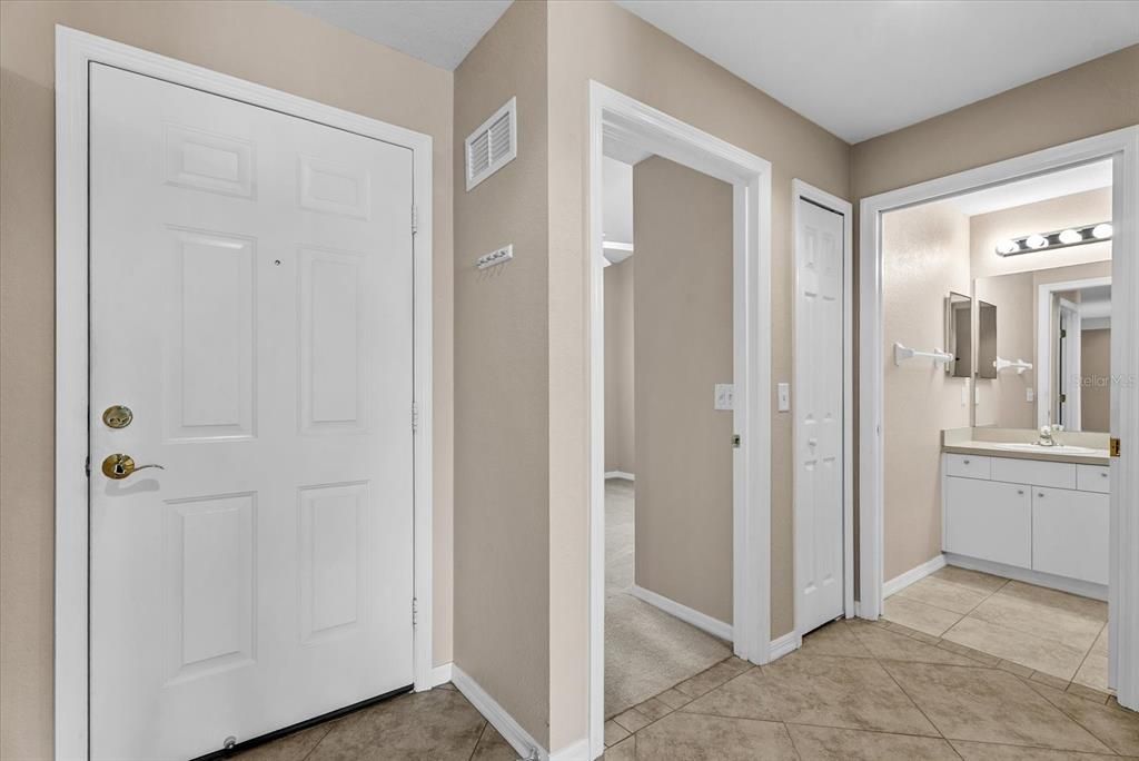 For Sale: $237,500 (2 beds, 2 baths, 1168 Square Feet)