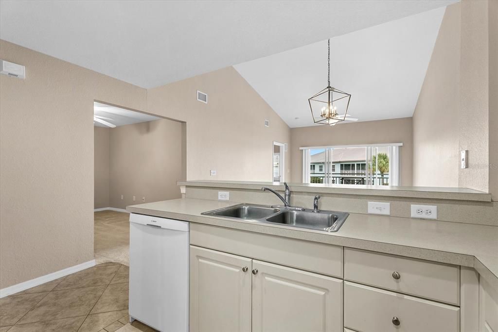 For Sale: $237,500 (2 beds, 2 baths, 1168 Square Feet)
