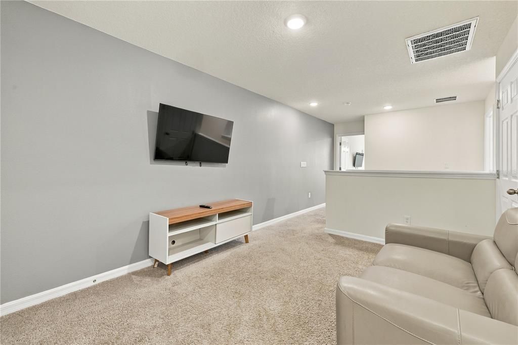 For Sale: $455,000 (5 beds, 4 baths, 2294 Square Feet)