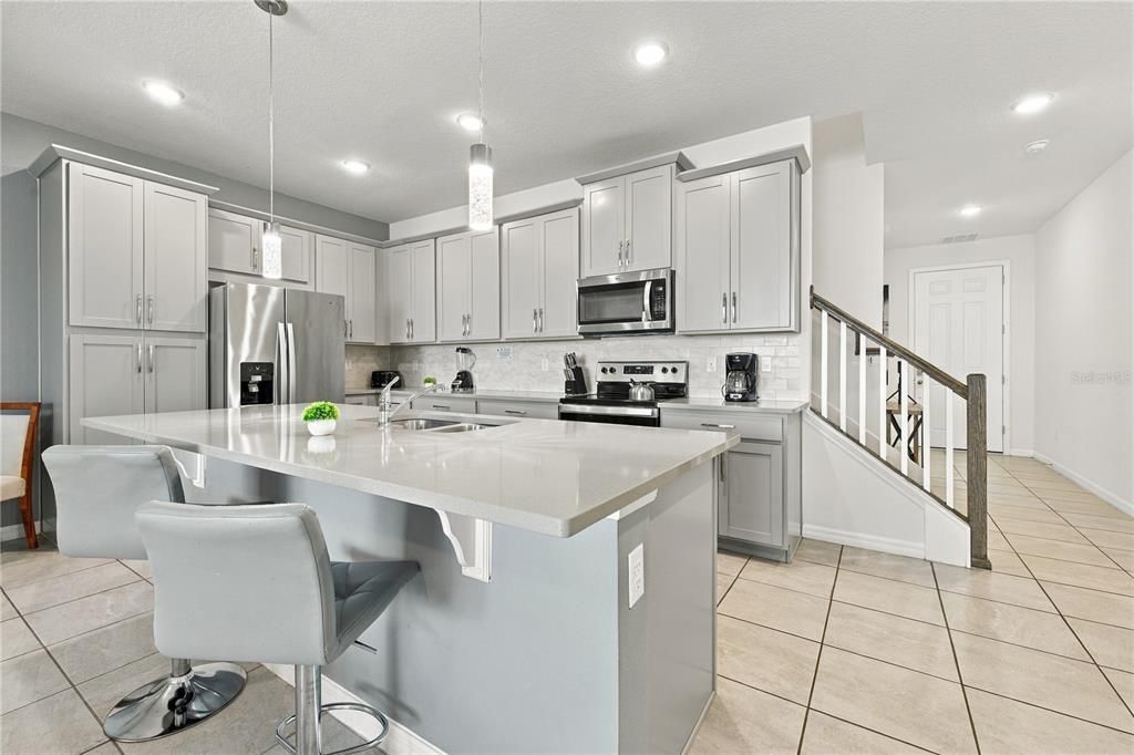 For Sale: $455,000 (5 beds, 4 baths, 2294 Square Feet)