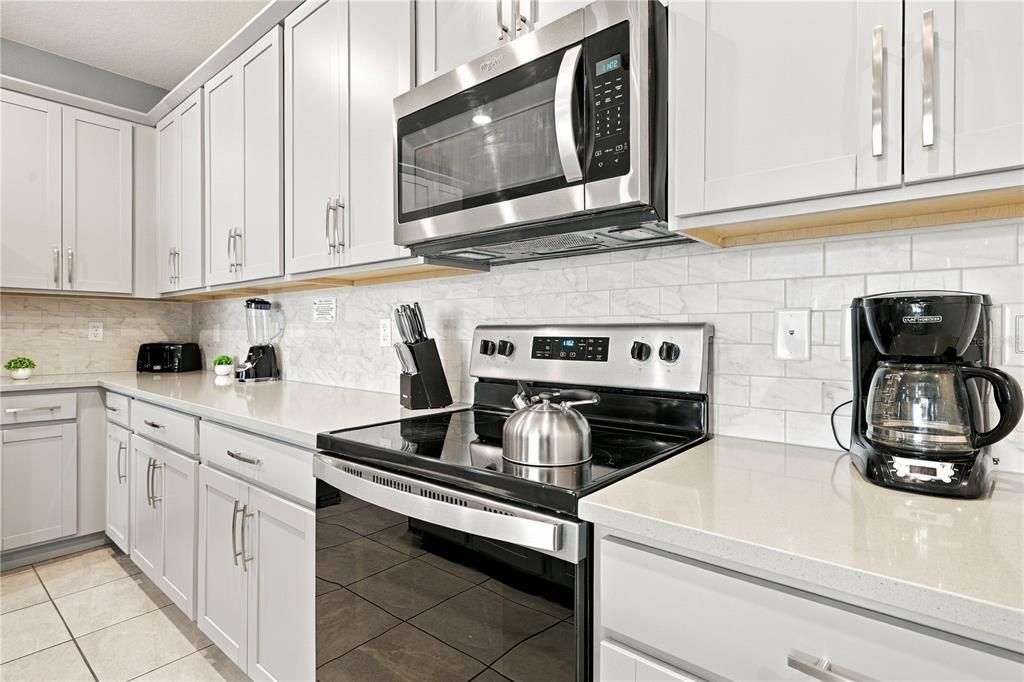 For Sale: $455,000 (5 beds, 4 baths, 2294 Square Feet)
