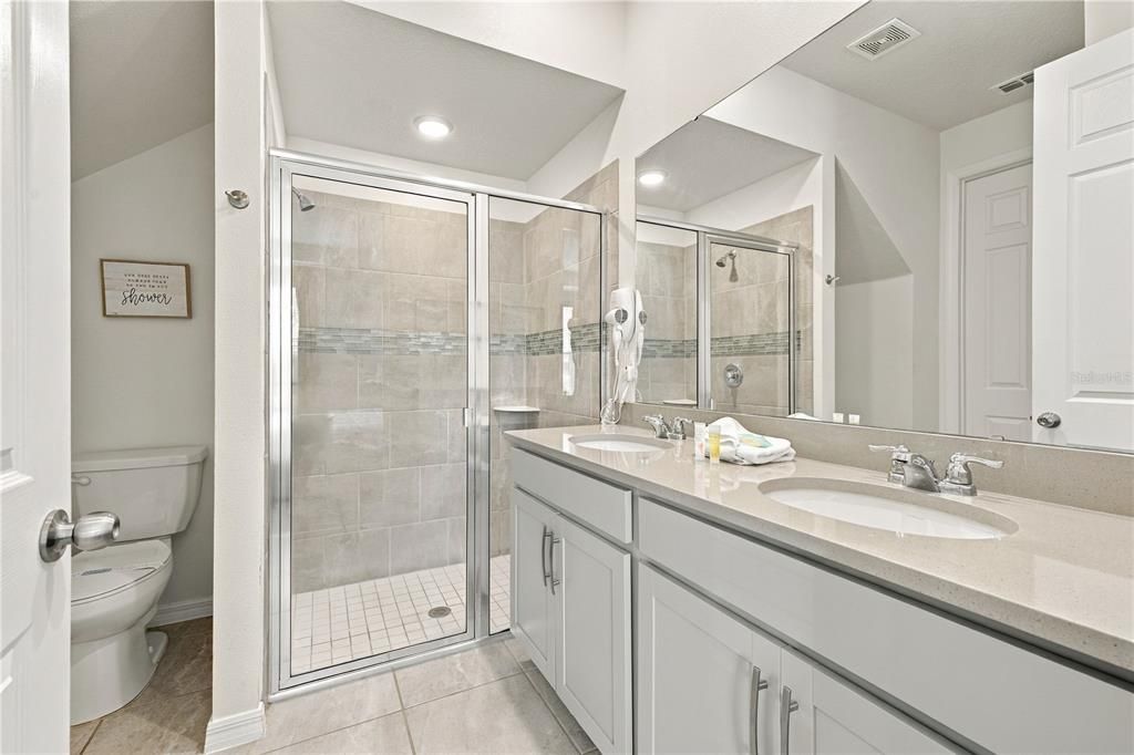 For Sale: $455,000 (5 beds, 4 baths, 2294 Square Feet)