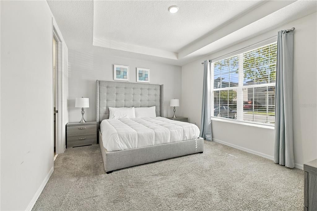For Sale: $455,000 (5 beds, 4 baths, 2294 Square Feet)