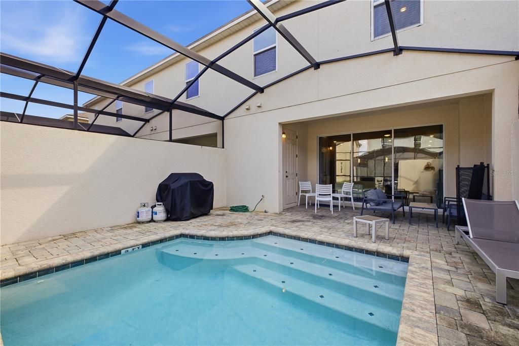 For Sale: $455,000 (5 beds, 4 baths, 2294 Square Feet)