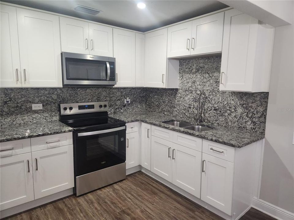 En Venta: $284,500 (3 camas, 1 baños, 1072 Pies cuadrados)