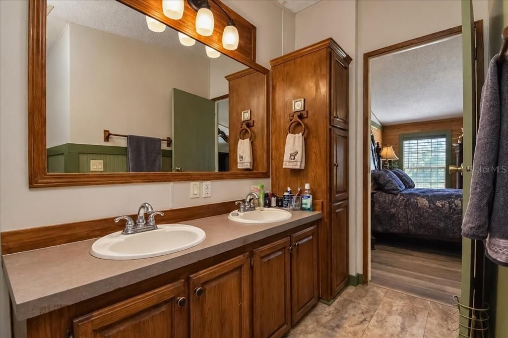 На продажу: $339,900 (3 спален, 2 ванн, 1188 Квадратных фут)