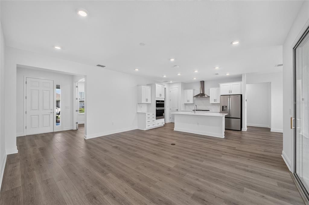 For Sale: $420,115 (2 beds, 2 baths, 1718 Square Feet)