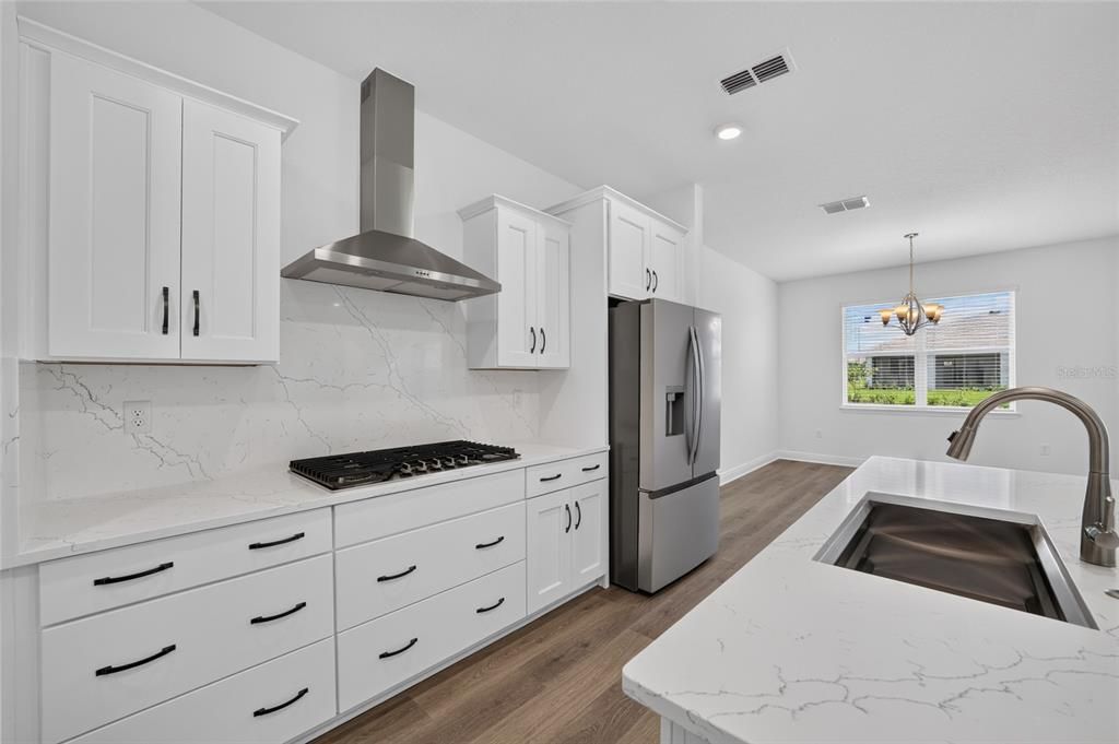 For Sale: $420,115 (2 beds, 2 baths, 1718 Square Feet)