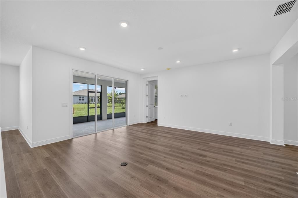 For Sale: $420,115 (2 beds, 2 baths, 1718 Square Feet)