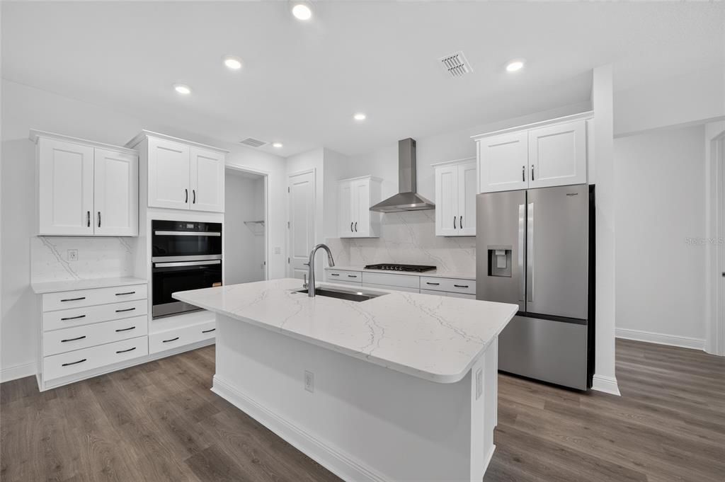For Sale: $420,115 (2 beds, 2 baths, 1718 Square Feet)