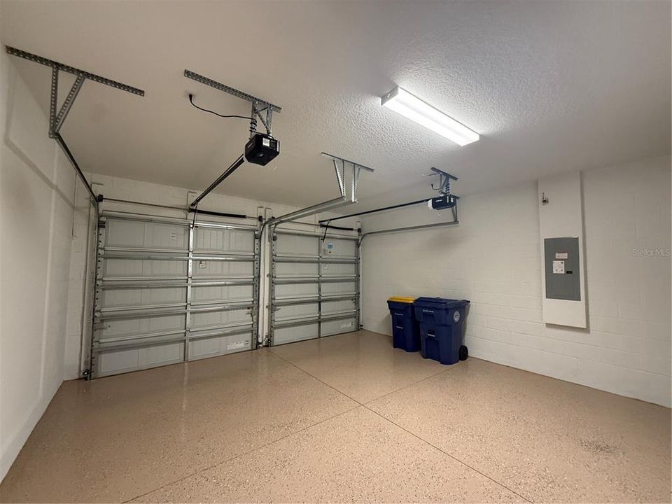 For Rent: $3,750 (5 beds, 3 baths, 3076 Square Feet)