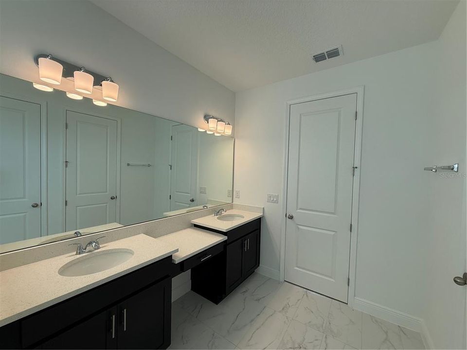For Rent: $3,750 (5 beds, 3 baths, 3076 Square Feet)
