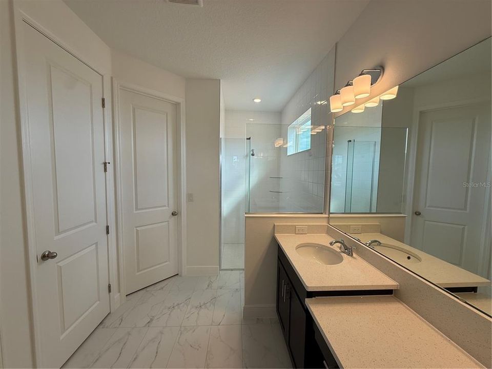 For Rent: $3,750 (5 beds, 3 baths, 3076 Square Feet)