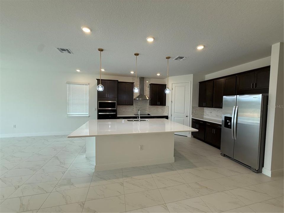 For Rent: $3,750 (5 beds, 3 baths, 3076 Square Feet)