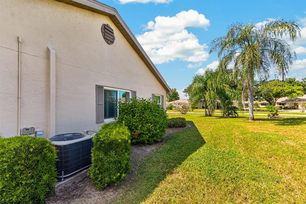 For Sale: $185,000 (2 beds, 2 baths, 1829 Square Feet)