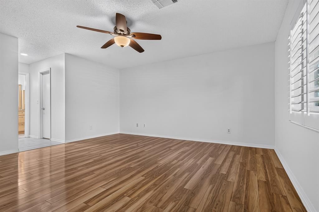 For Sale: $185,000 (2 beds, 2 baths, 1829 Square Feet)