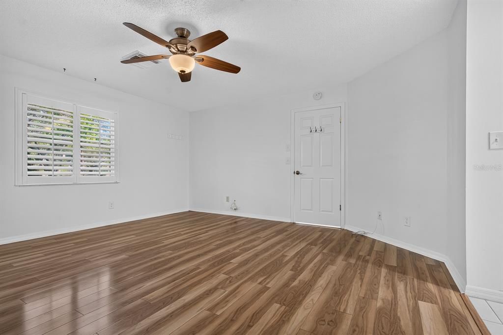 For Sale: $185,000 (2 beds, 2 baths, 1829 Square Feet)