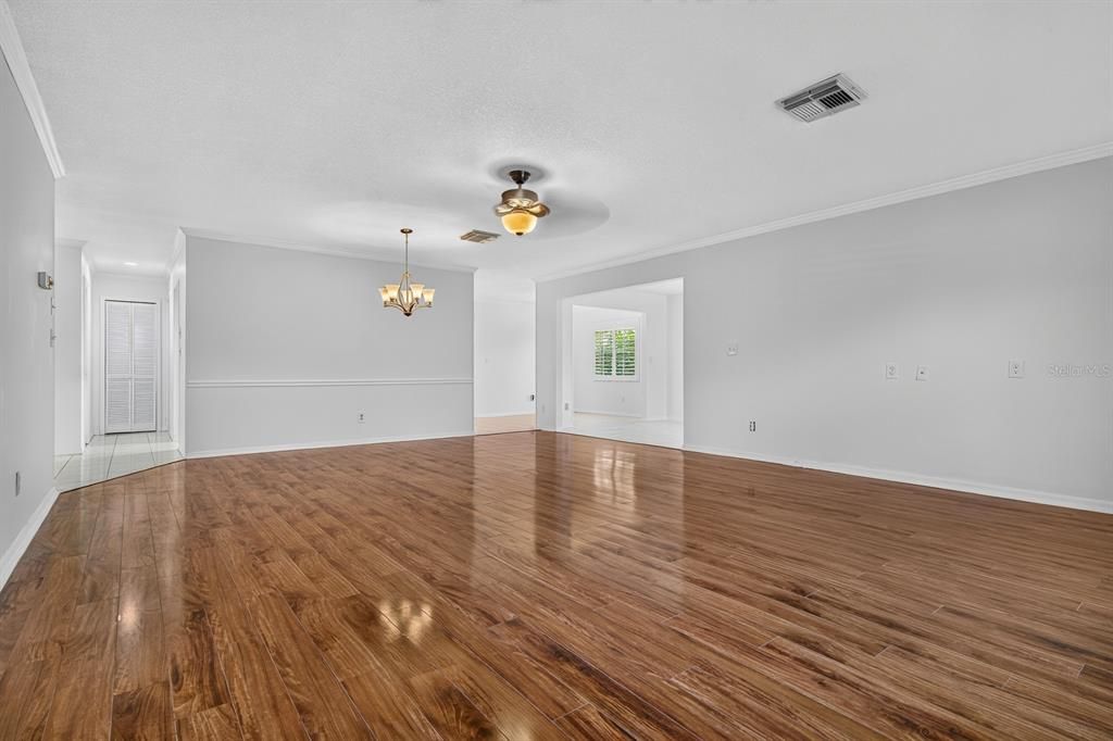 For Sale: $185,000 (2 beds, 2 baths, 1829 Square Feet)