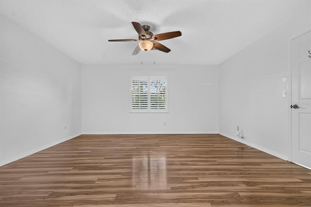 For Sale: $185,000 (2 beds, 2 baths, 1829 Square Feet)