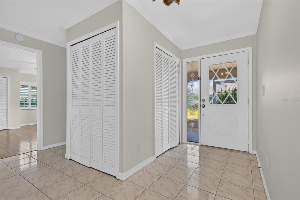 For Sale: $185,000 (2 beds, 2 baths, 1829 Square Feet)