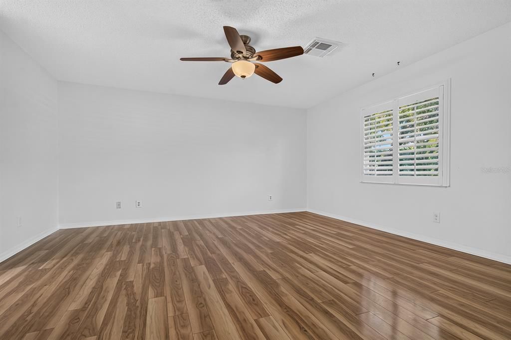 For Sale: $185,000 (2 beds, 2 baths, 1829 Square Feet)
