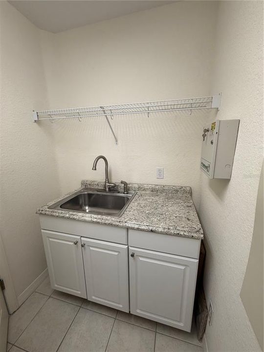For Rent: $3,700 (3 beds, 2 baths, 2348 Square Feet)