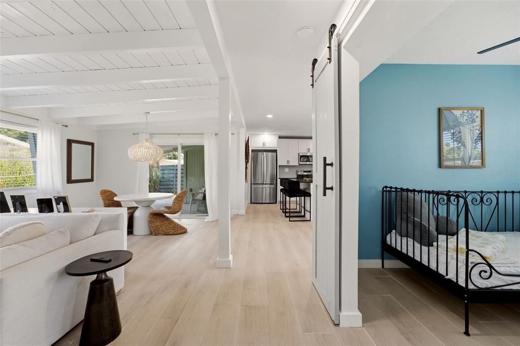 For Sale: $329,000 (3 beds, 1 baths, 1114 Square Feet)
