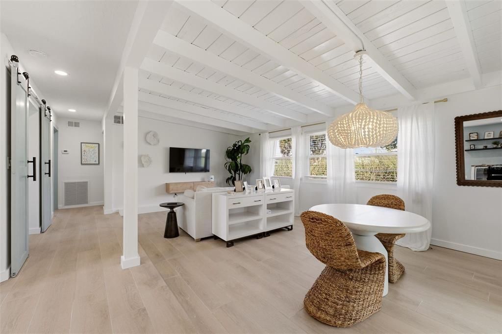 For Sale: $329,000 (3 beds, 1 baths, 1114 Square Feet)