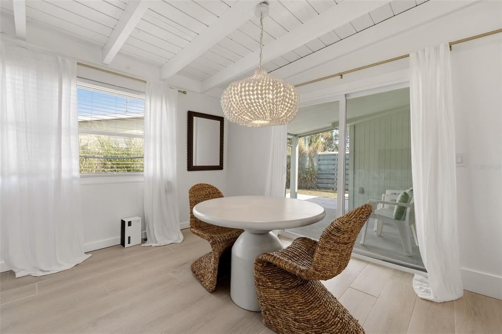 For Sale: $329,000 (3 beds, 1 baths, 1114 Square Feet)