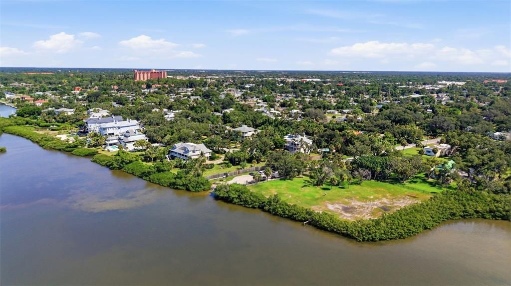 For Sale: $329,000 (3 beds, 1 baths, 1114 Square Feet)