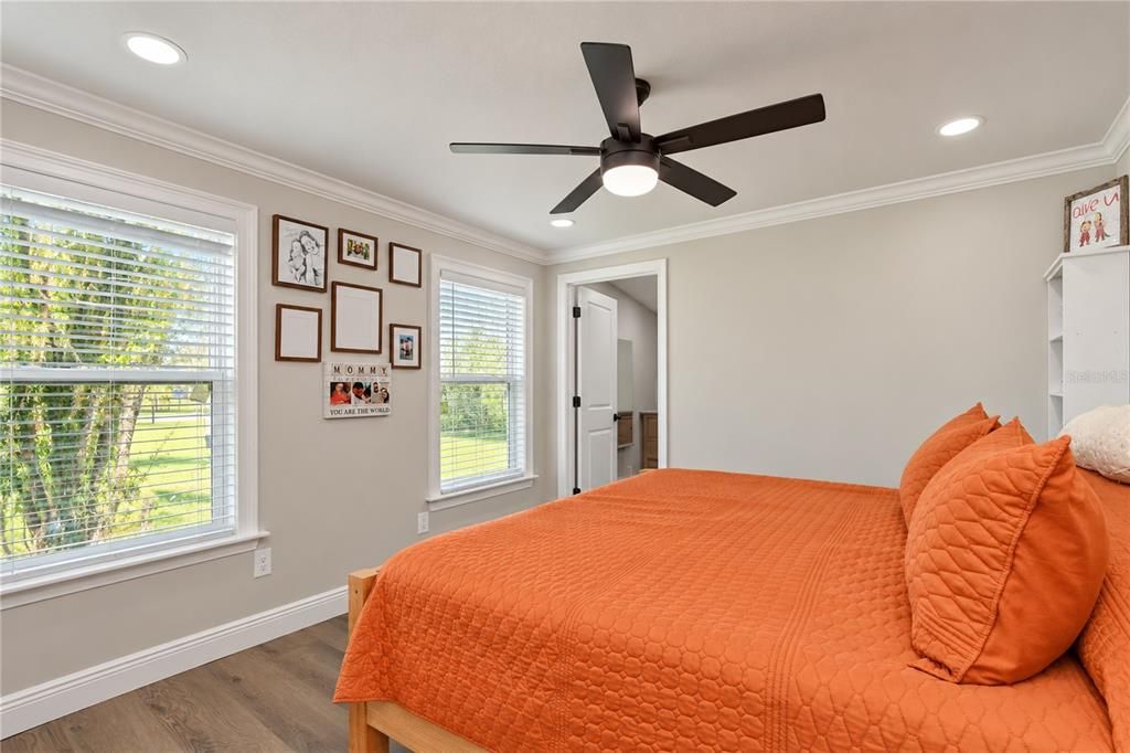 For Sale: $400,000 (2 beds, 1 baths, 1148 Square Feet)