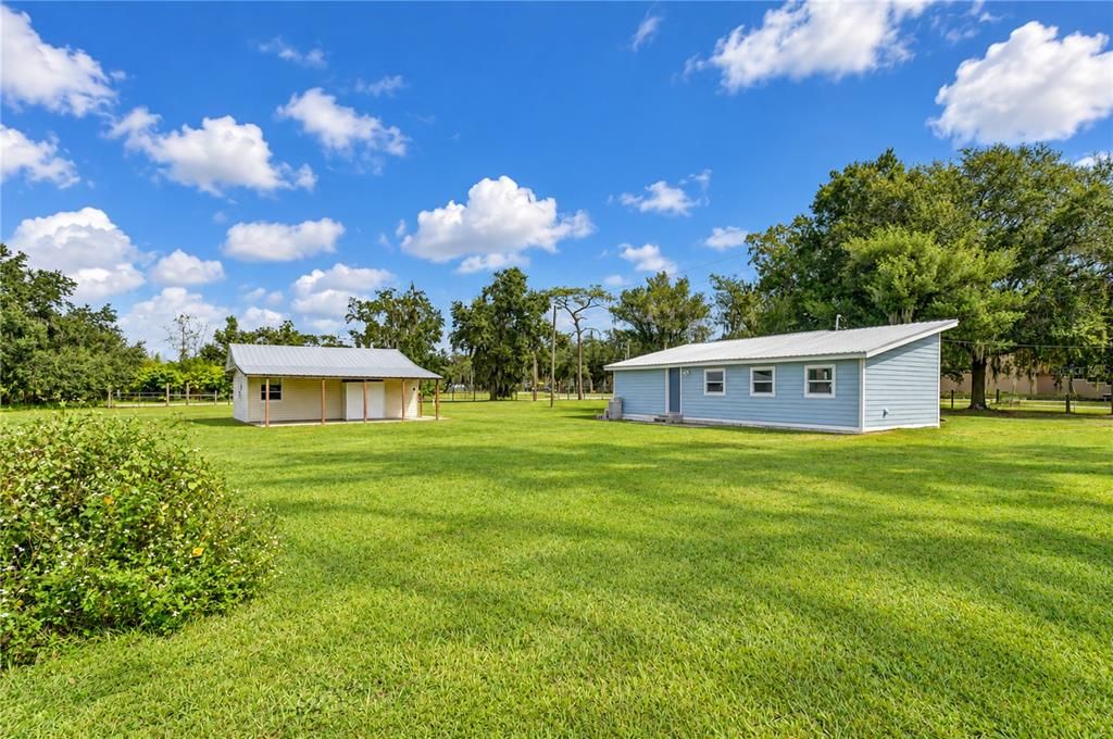 For Sale: $400,000 (2 beds, 1 baths, 1148 Square Feet)