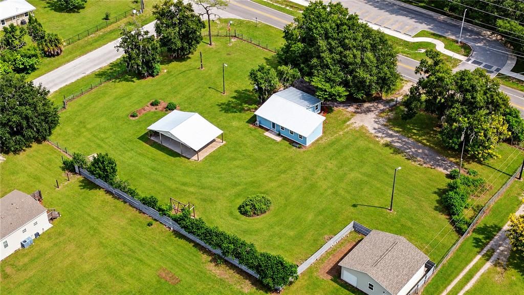 For Sale: $400,000 (2 beds, 1 baths, 1148 Square Feet)