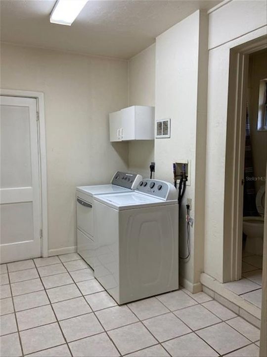 En Venta: $268,000 (4 camas, 2 baños, 1565 Pies cuadrados)