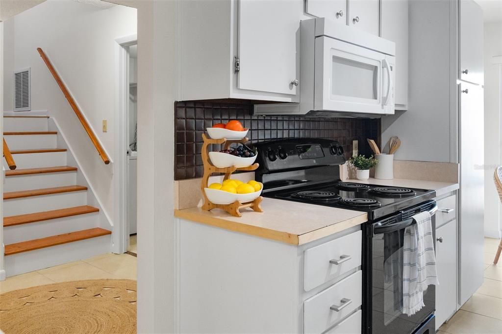 На продажу: $249,900 (4 спален, 2 ванн, 1585 Квадратных фут)