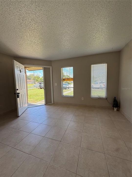 For Rent: $1,650 (2 beds, 2 baths, 836 Square Feet)
