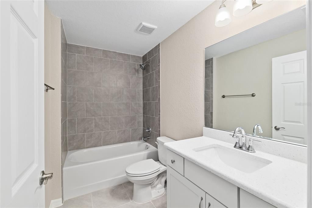 En Venta: $255,000 (3 camas, 2 baños, 1552 Pies cuadrados)