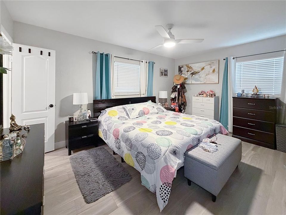 En Venta: $425,000 (3 camas, 2 baños, 1574 Pies cuadrados)