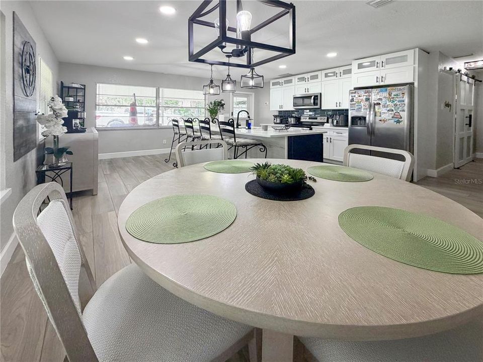 En Venta: $425,000 (3 camas, 2 baños, 1574 Pies cuadrados)