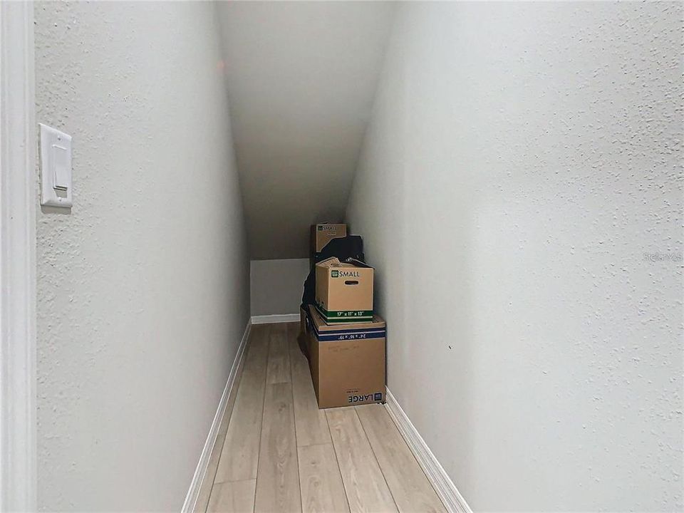 На продажу: $399,900 (5 спален, 3 ванн, 3011 Квадратных фут)