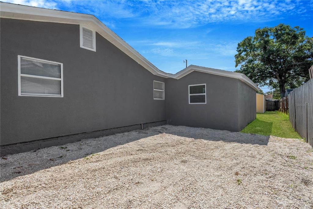 For Sale: $299,000 (3 beds, 2 baths, 844 Square Feet)
