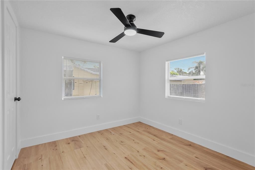 For Sale: $299,000 (3 beds, 2 baths, 844 Square Feet)
